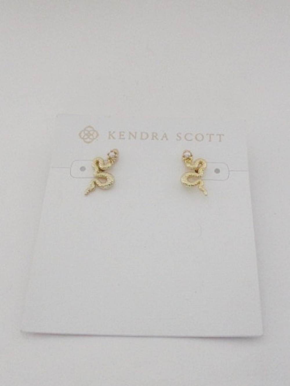 KENDRA SCOTT - Lyle Gold Snake Stud Earrings in Freshwater Cultured Pearl